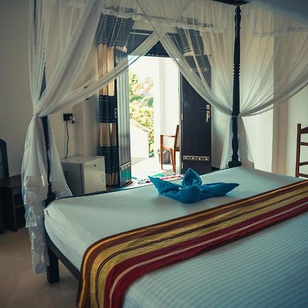 Bisandu Guesthouse Мірісса Екстер'єр фото