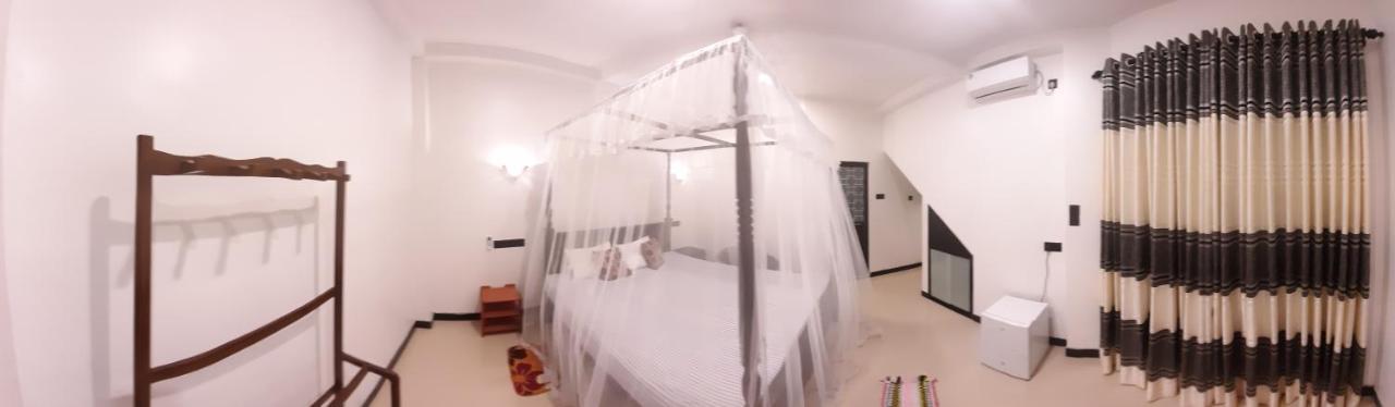 Bisandu Guesthouse Мірісса Екстер'єр фото