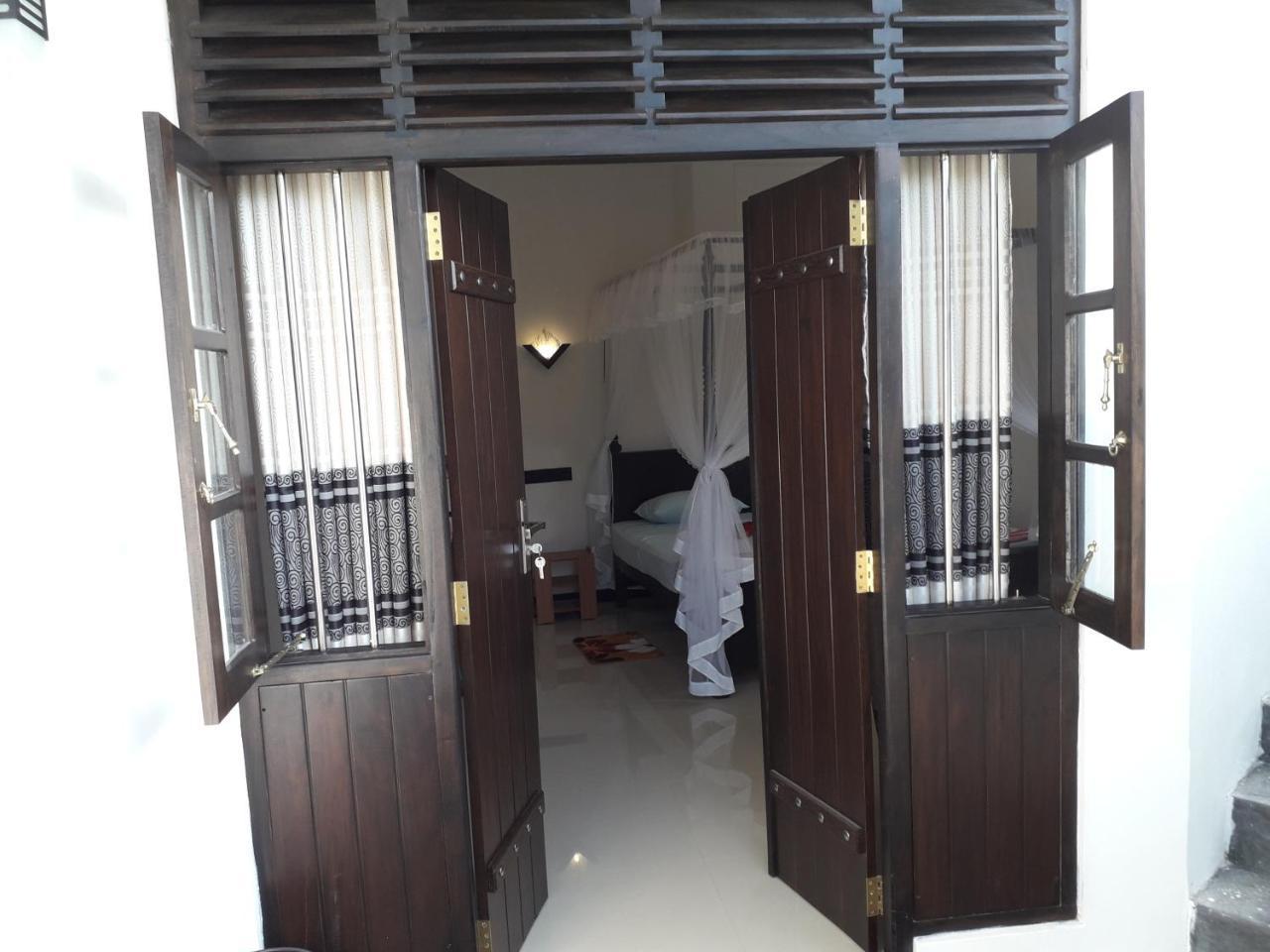Bisandu Guesthouse Мірісса Екстер'єр фото